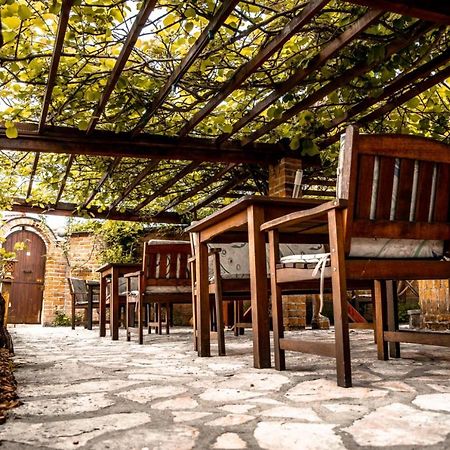 Restoran I Prenociste Egghus Hotel Nasice Exterior photo